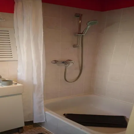 דירה Vibrant In With Private Terrace וילינגן